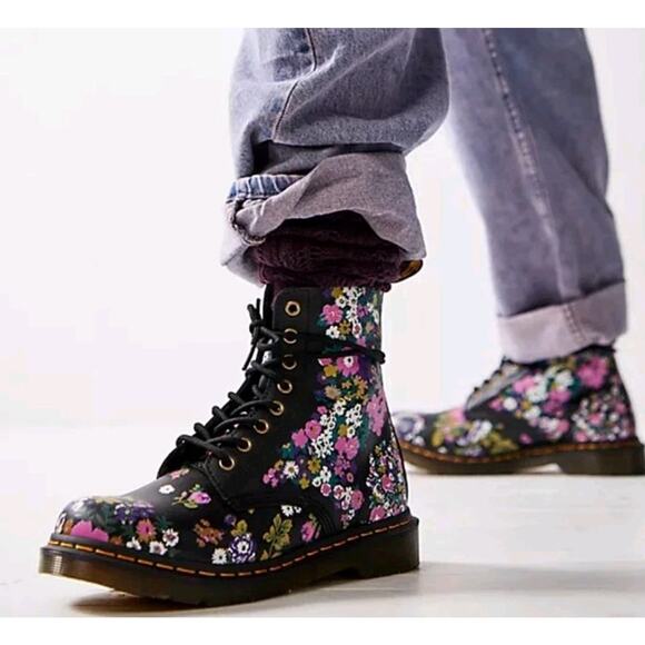 Doc Martens Pascal Floral 1460 Ankle Moto Combat Boots Women's Size 6 Gorpcore - Picture 1 of 13